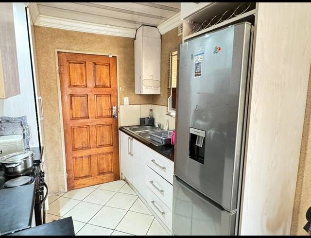 3 BEDROOM HOUSE FOR SALE IN ROSSLYN